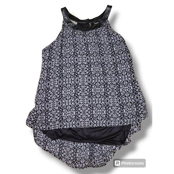 Torrid Black White Floral Leather Halter Hi-Lo Hem Lined Sleeveless Top - Size 2 - Picture 1 of 8